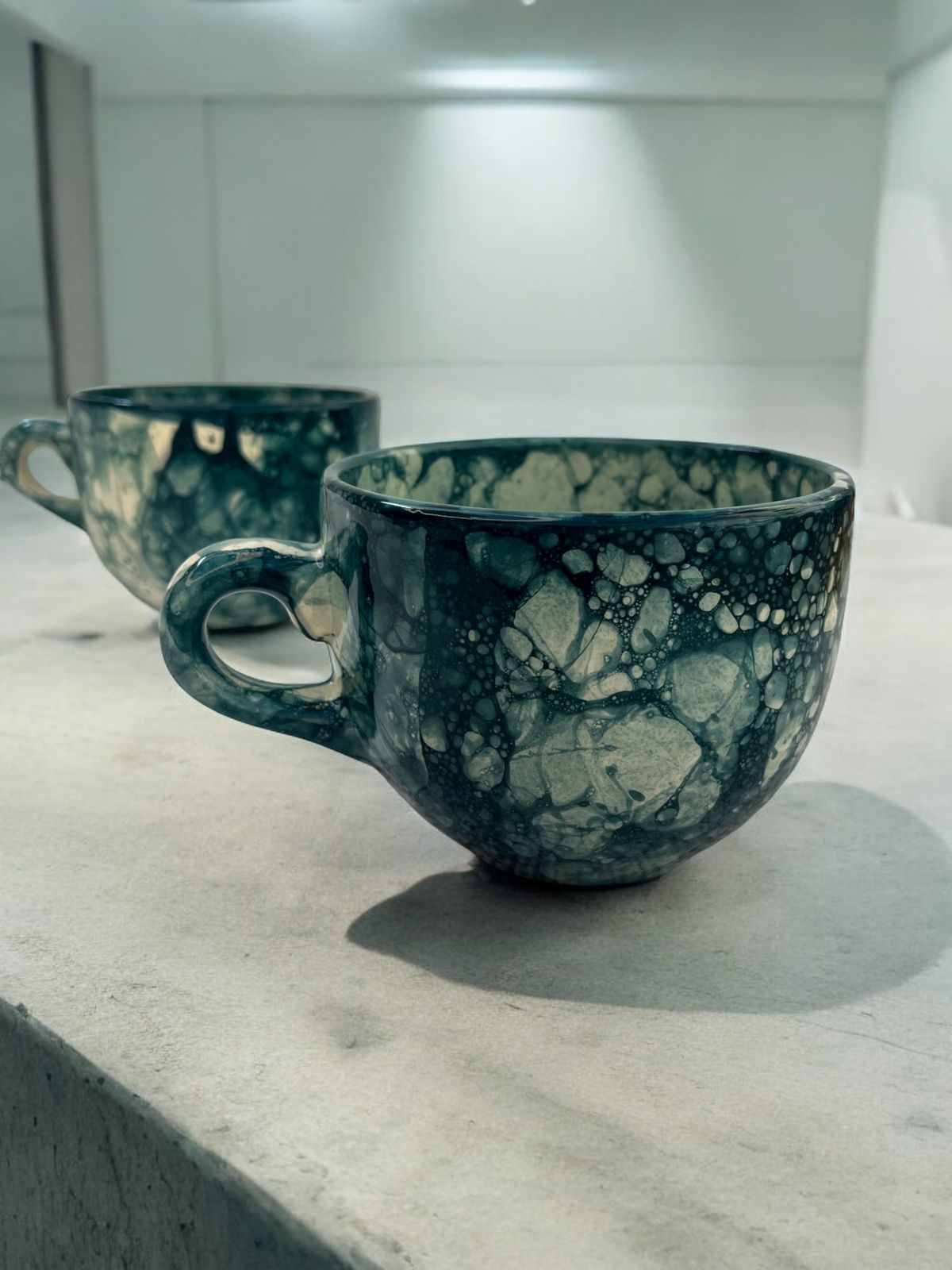 Caneca Jumbo Bubble em Cerâmica Artesanal Verde Petróleo